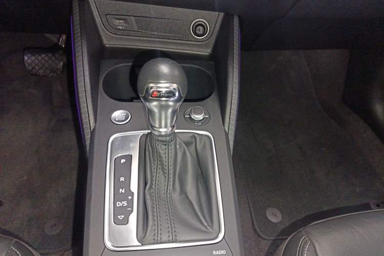 Used Audi Q2L 2020 35 TFSI Fashion Dynamic Model Gear Lever