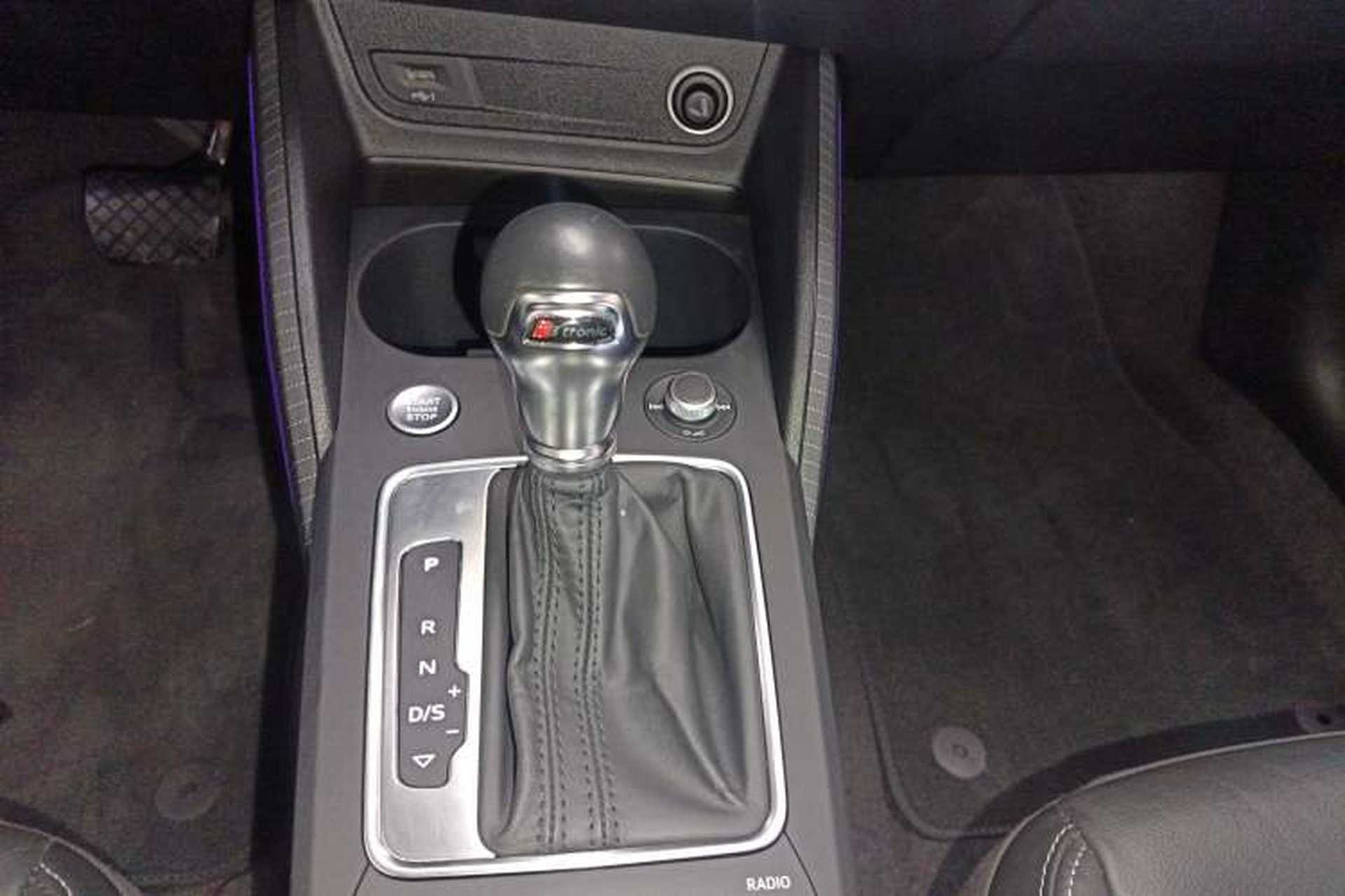 Used Audi Q2L 2020 35 TFSI Fashion Dynamic Model Gear Lever
