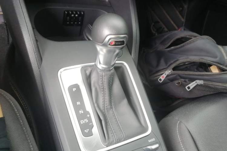 Used Audi Q2L 2020 35 TFSI Ambition Dynamic Edition Gear Lever