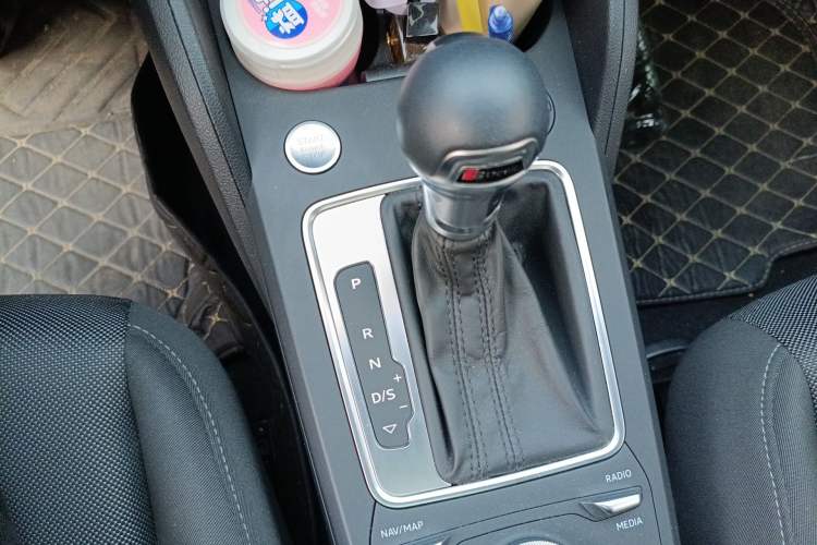 Used Audi Q2L 2020 35 TFSI Ambition Dynamic Edition Gear Lever