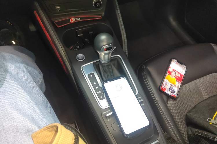 Used Audi Q2L 2020 35 TFSI Fashion Dynamic Model Gear Lever