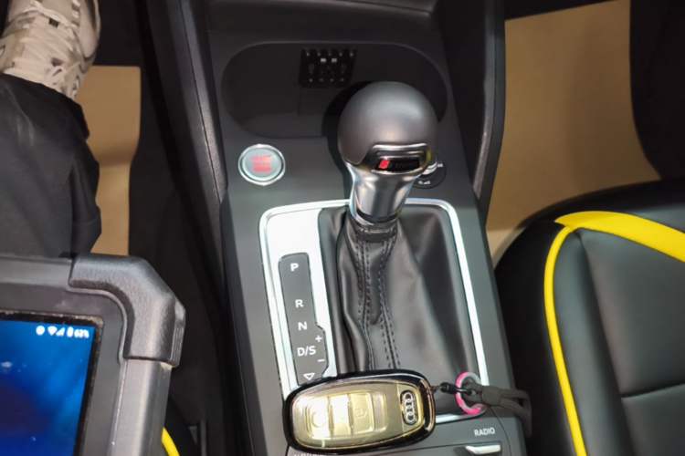 Used Audi Q2L 2020 35 TFSI Ambition Dynamic Edition Gear Lever