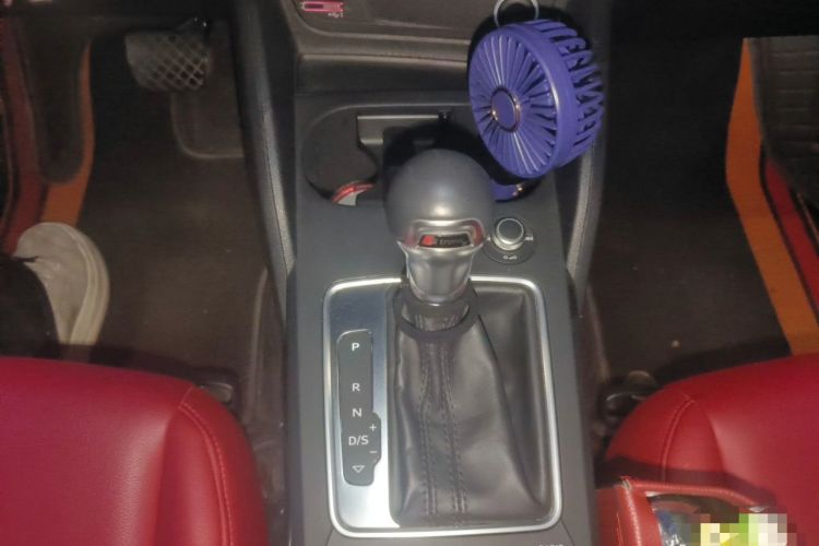 Used Audi Q2L 2020 35 TFSI Ambition Dynamic Edition Gear Lever