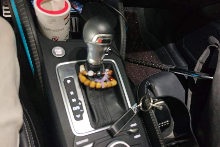 Used Audi Q2L 2020 35 TFSI Fashion Dynamic Model Gear Lever