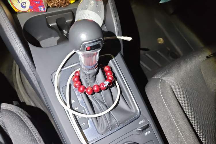 Used Audi Q2L 2020 35 TFSI Ambition Dynamic Edition Gear Lever