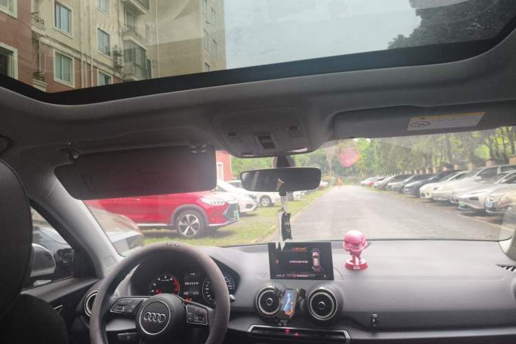 Used Audi Q2L 2020 35 TFSI Fashionable and Elegant Model Headliner