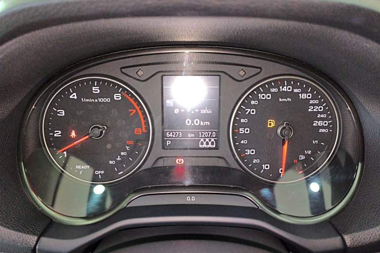 Used Audi Q2L 2020 35 TFSI Fashionable and Elegant Model Instrument Cluster