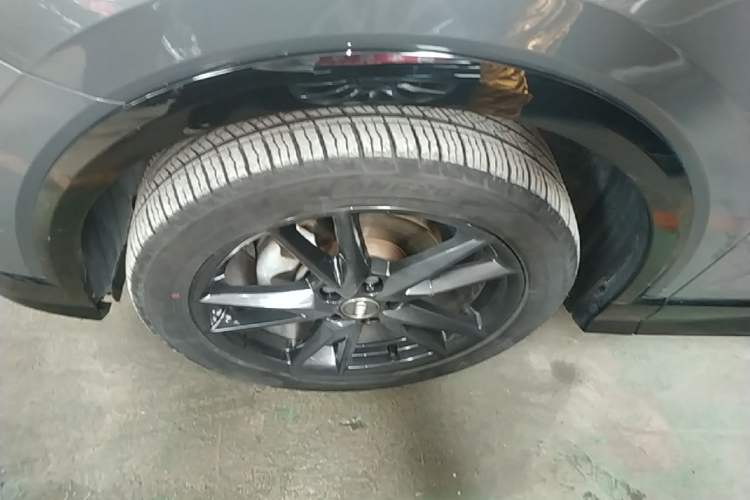 Used Audi Q2L 2020 35 TFSI Ambition Dynamic Edition Left Front Wheel Hub