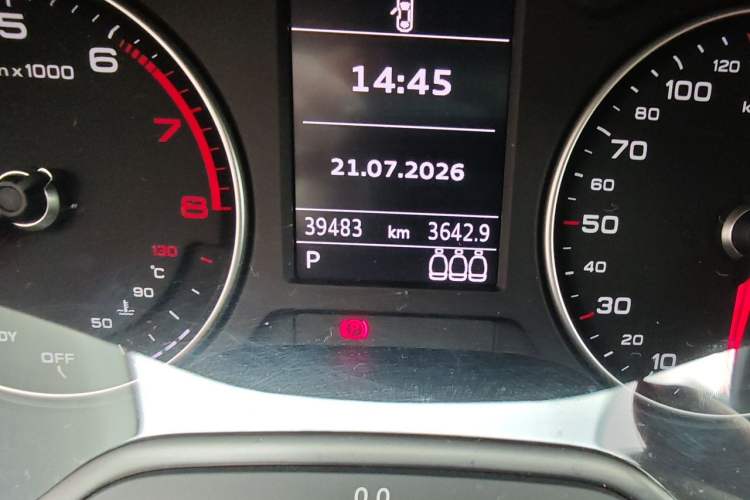 Used Audi Q2L 2020 35 TFSI Fashion Dynamic Model Odometer Close Up
