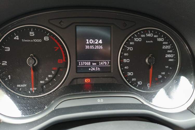 Used Audi Q2L 2020 35 TFSI Ambition Dynamic Edition Odometer Close Up