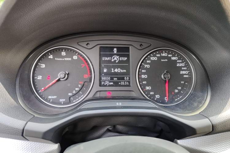 Used Audi Q2L 2020 35 TFSI Ambition Dynamic Edition Odometer Close Up