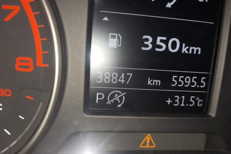 Used Audi Q2L 2020 35 TFSI Fashionable and Elegant Model Odometer Close Up