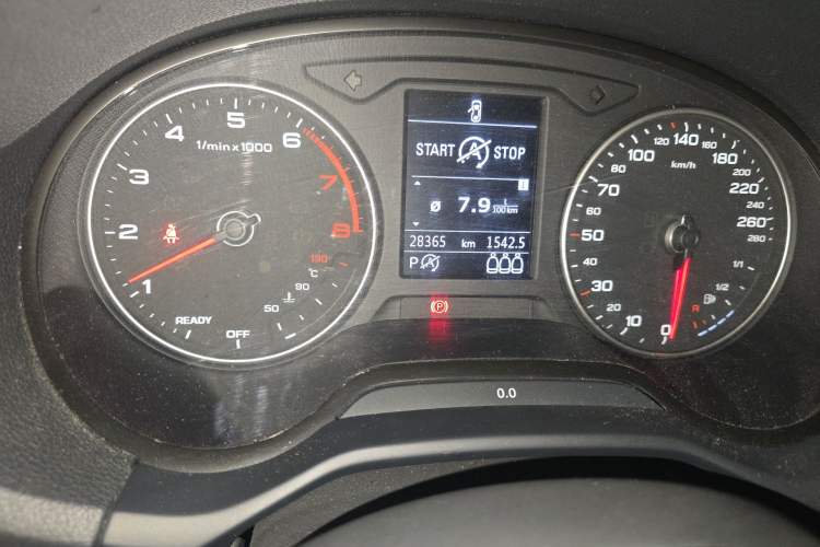 Used Audi Q2L 2020 35 TFSI Fashion Dynamic Model Odometer Close Up