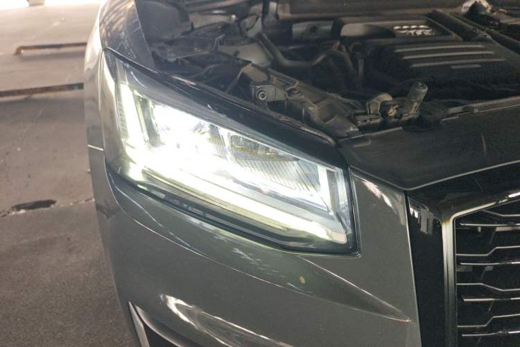 Used Audi Q2L 2020 35 TFSI Fashion Dynamic Model Right Front Headlight