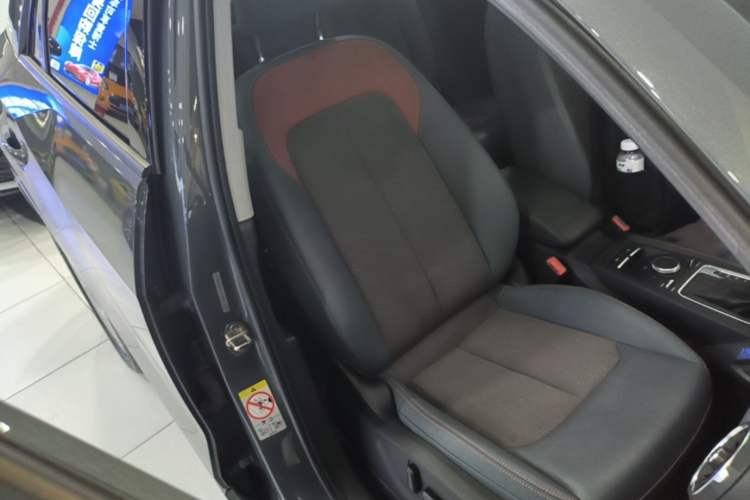 Used Audi Q2L 2020 35 TFSI Fashionable and Elegant Model Right Front Seat