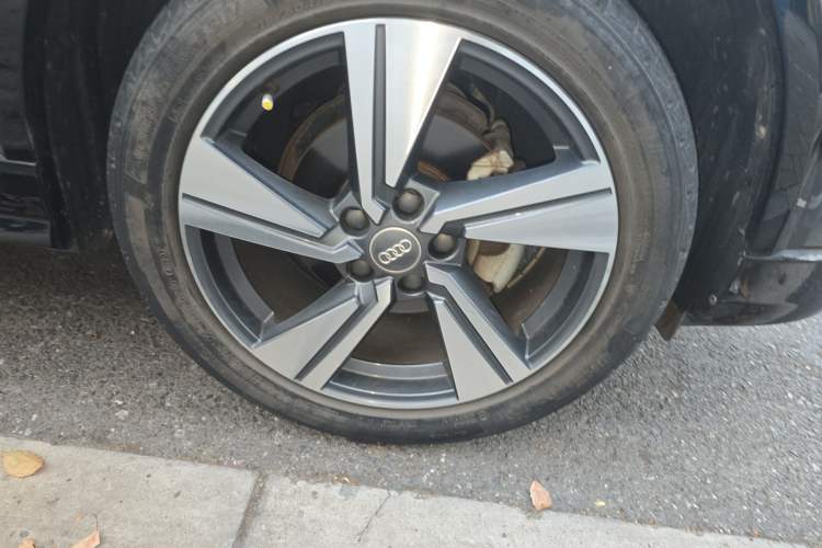 Used Audi Q2L 2020 35 TFSI Fashion Dynamic Model Right Front Wheel Hub