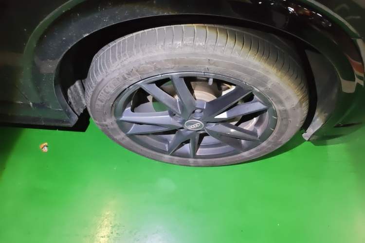 Used Audi Q2L 2020 35 TFSI Ambition Dynamic Edition Right Front Wheel Hub