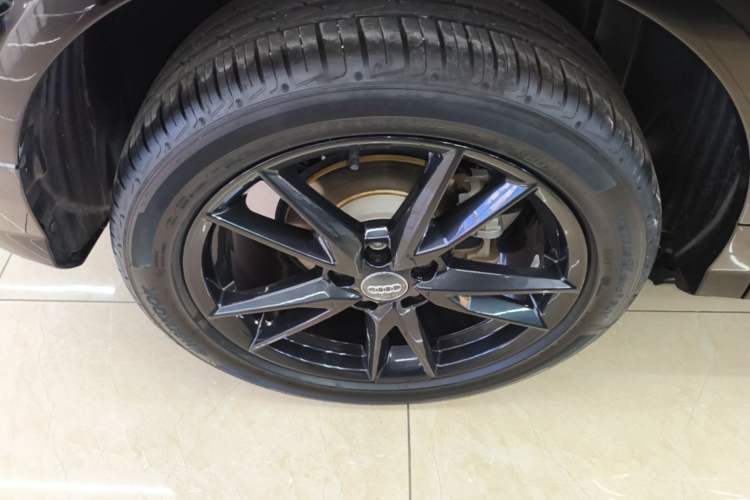 Used Audi Q2L 2020 35 TFSI Ambition Dynamic Edition Right Rear Wheel Hub
