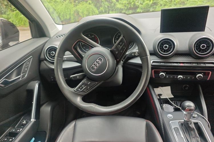 Used Audi Q2L 2020 35 TFSI Fashion Dynamic Model Steering Wheel