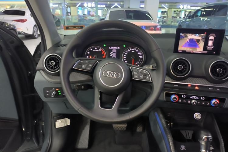 Used Audi Q2L 2020 35 TFSI Fashionable and Elegant Model Steering Wheel