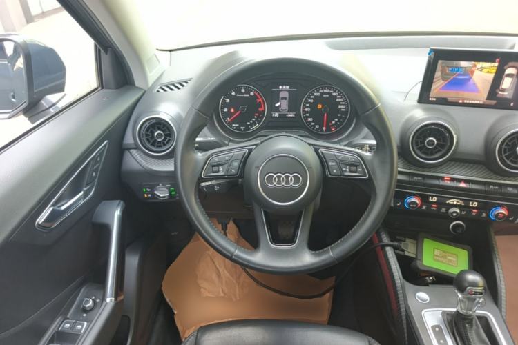 Used Audi Q2L 2020 35 TFSI Fashionable and Elegant Model Steering Wheel