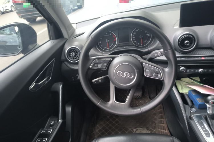 Used Audi Q2L 2020 35 TFSI Fashionable and Elegant Model Steering Wheel