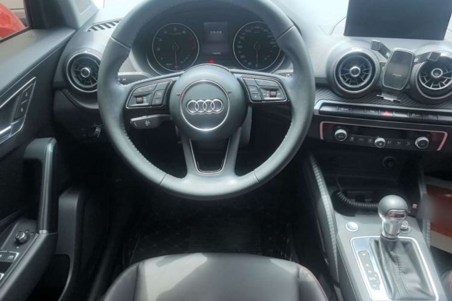 Used Audi Q2L 2020 35 TFSI Fashion Dynamic Model Steering Wheel