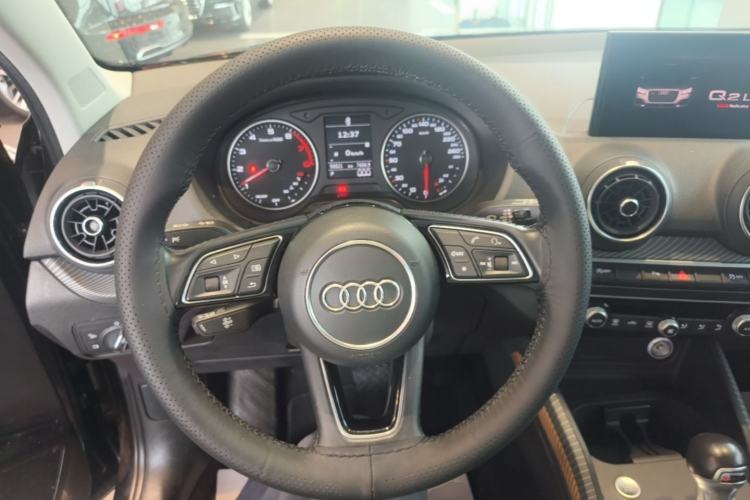 Used Audi Q2L 2020 35 TFSI Fashionable and Elegant Model Steering Wheel