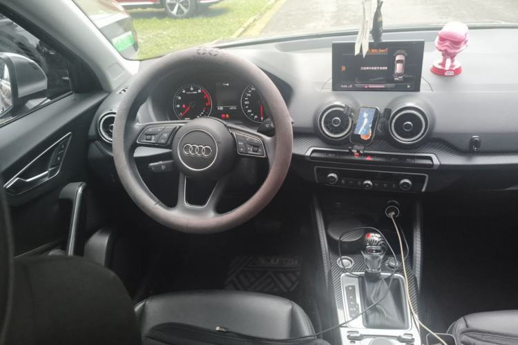 Used Audi Q2L 2020 35 TFSI Fashionable and Elegant Model Steering Wheel