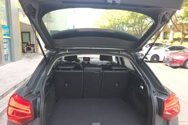 Used Audi Q2L 2020 35 TFSI Fashionable and Elegant Model Trunk