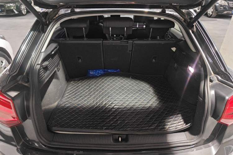 Used Audi Q2L 2020 35 TFSI Fashionable and Elegant Model Trunk