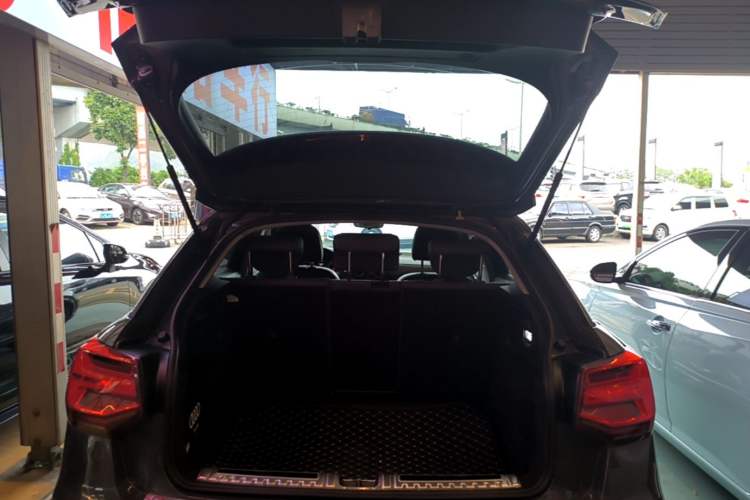 Used Audi Q2L 2020 35 TFSI Fashionable and Elegant Model Trunk