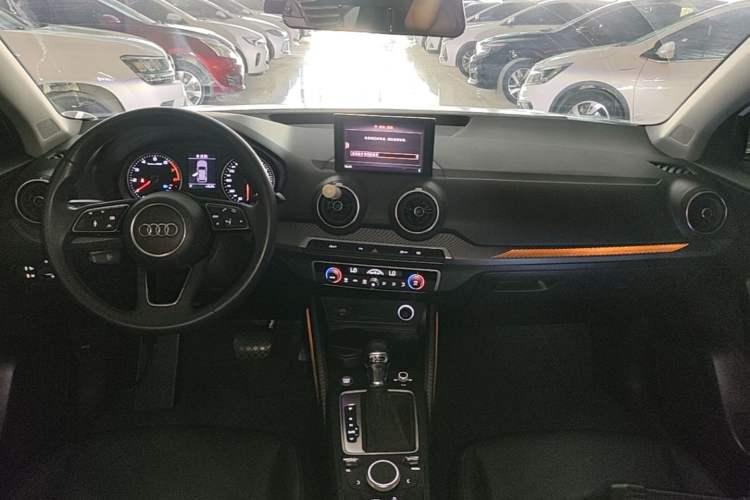 Used Audi Q2L 2020 35 TFSI Fashionable and Elegant Model Center Console