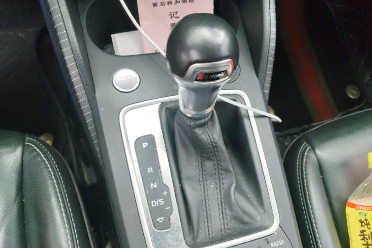 Used Audi Q2L 2020 35 TFSI Fashion Dynamic Model Gear Lever
