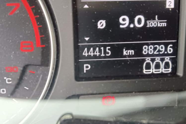 Used Audi Q2L 2020 35 TFSI Fashionable and Elegant Model Odometer Close Up