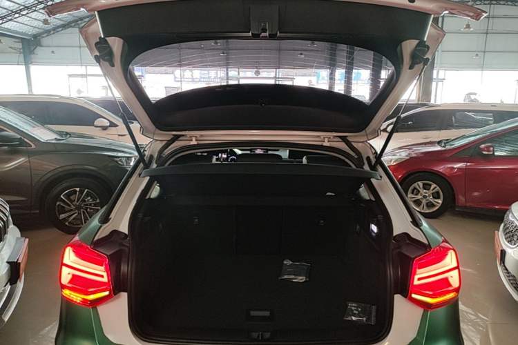 Used Audi Q2L 2020 35 TFSI Fashionable and Elegant Model Trunk