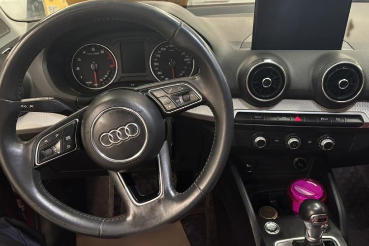 Used Audi Q2L 2020 35 TFSI Ambition Dynamic Edition Audio And AC Panel