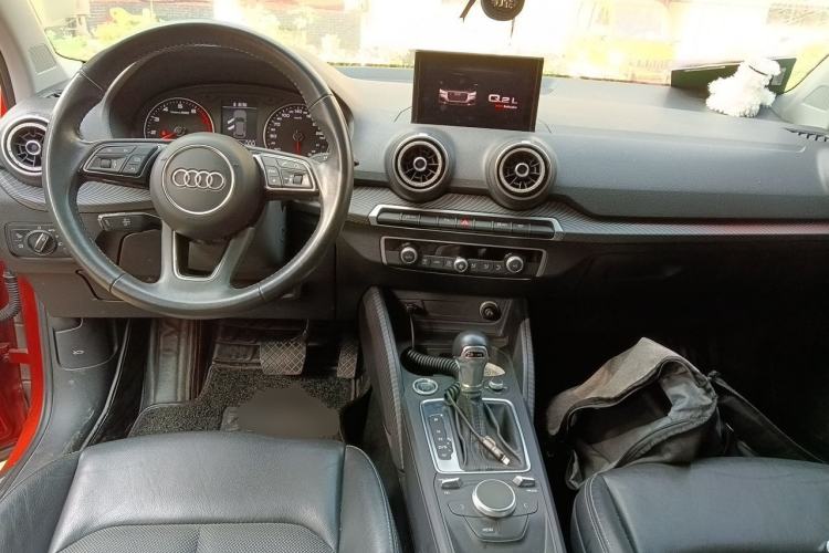 Used Audi Q2L 2020 35 TFSI Fashion Dynamic Model Center Console