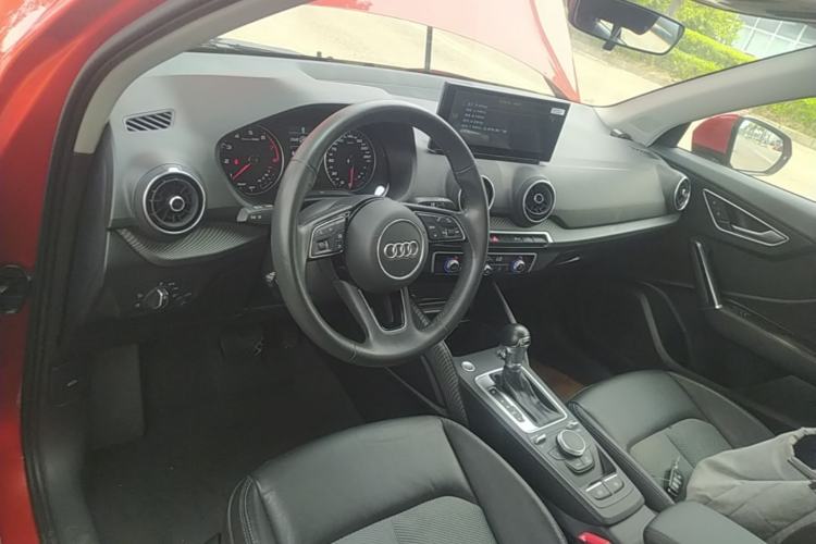 Used Audi Q2L 2020 35 TFSI Fashionable and Elegant Model Center Console