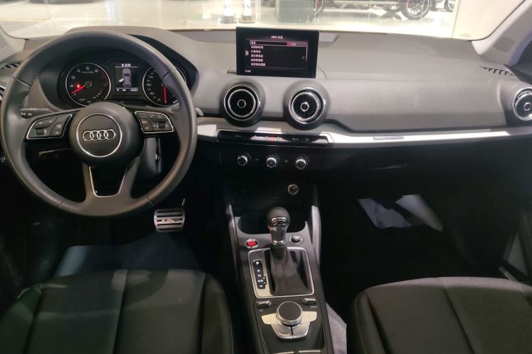 Used Audi Q2L 2020 35 TFSI Ambition Dynamic Edition Center Console
