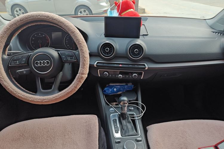 Used Audi Q2L 2020 35 TFSI Fashion Dynamic Model Center Console
