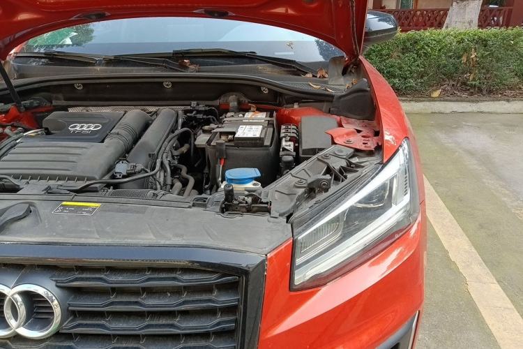 Used Audi Q2L 2020 35 TFSI Fashion Dynamic Model Engine Bay Left