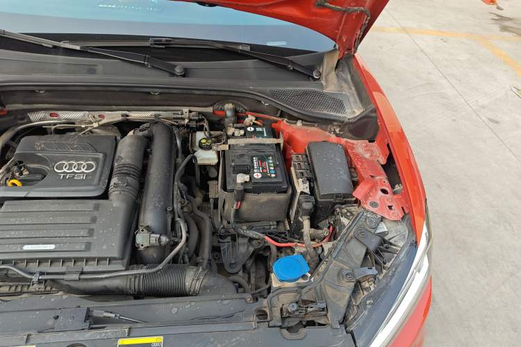 Used Audi Q2L 2020 35 TFSI Fashion Dynamic Model Engine Bay Left