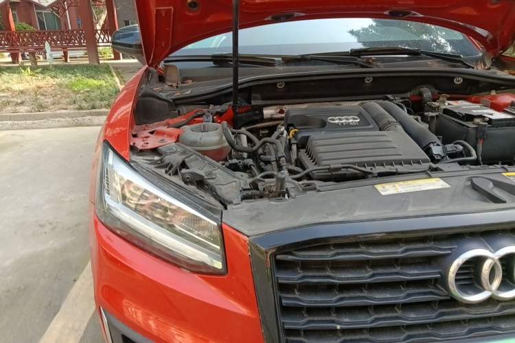 Used Audi Q2L 2020 35 TFSI Fashion Dynamic Model Engine Bay Right