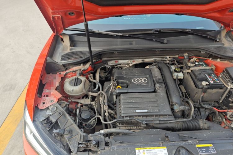Used Audi Q2L 2020 35 TFSI Fashion Dynamic Model Engine Bay Right