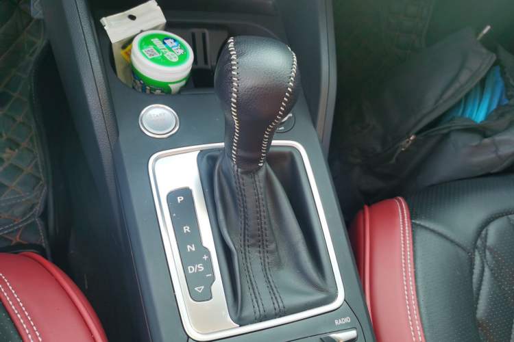 Used Audi Q2L 2020 35 TFSI Ambition Dynamic Edition Gear Lever