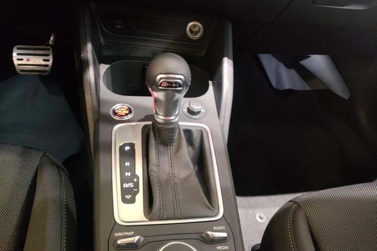 Used Audi Q2L 2020 35 TFSI Ambition Dynamic Edition Gear Lever