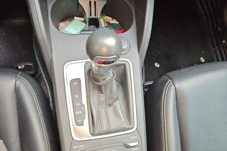 Used Audi Q2L 2020 35 TFSI Ambition Dynamic Edition Gear Lever