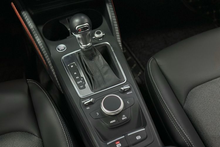 Used Audi Q2L 2020 35 TFSI Fashion Dynamic Model Interior 3