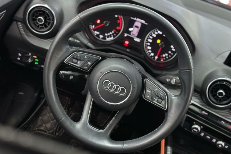 Used Audi Q2L 2020 35 TFSI Fashion Dynamic Model Interior 8